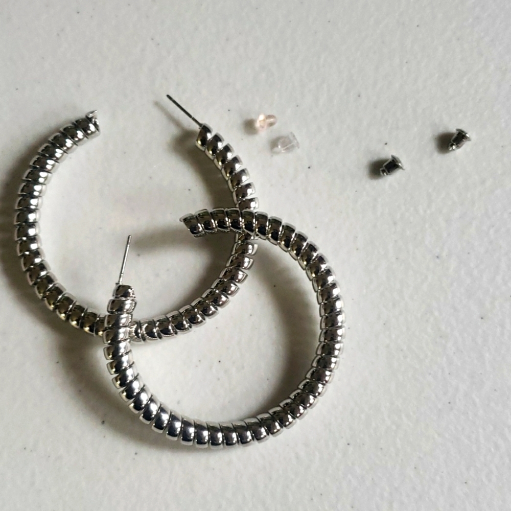 Petiti rope hoop earing